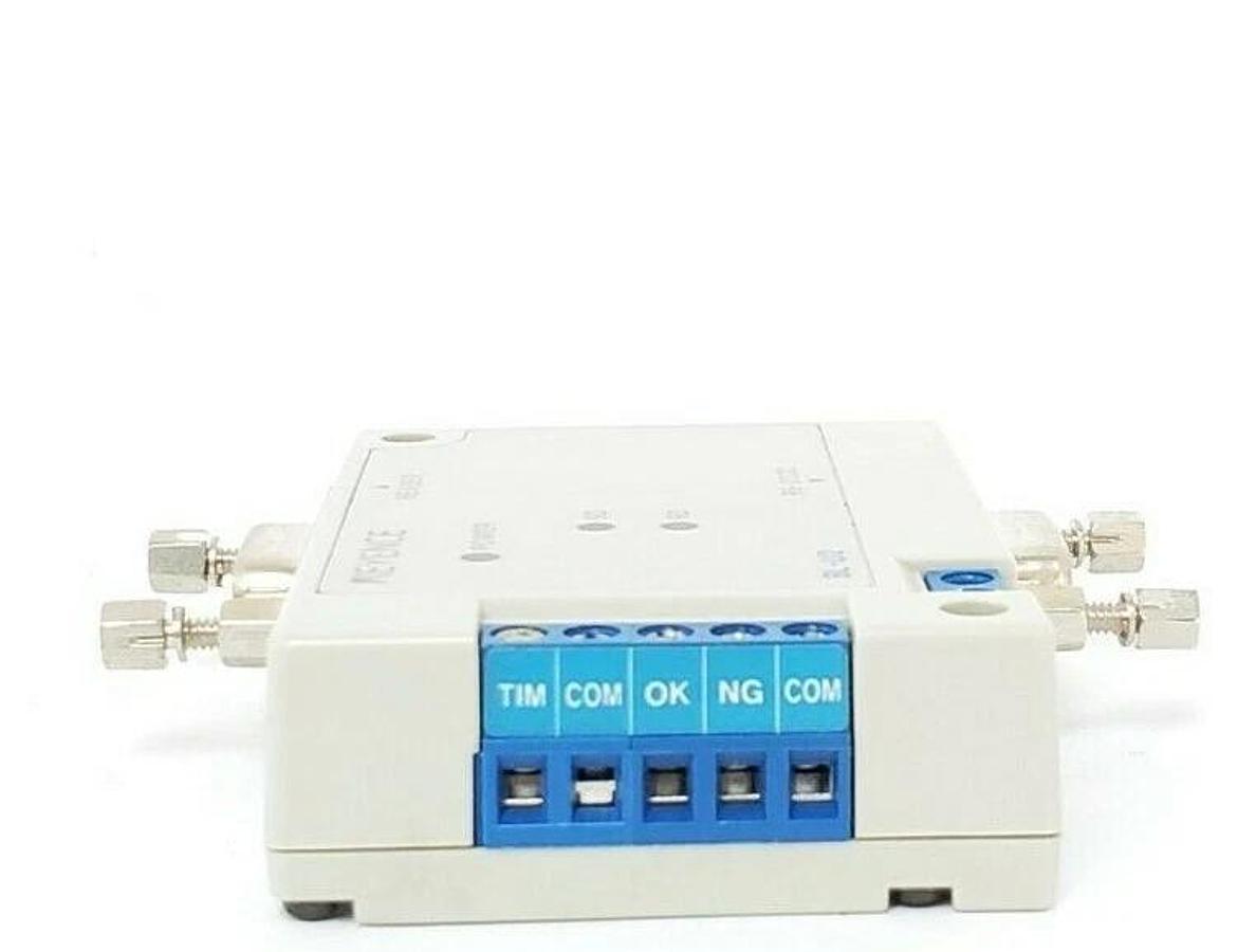 Used KEYENCE BL-U2 BARCODE SCANNER POWER SUPPLY UNIT 24VDC 250mA