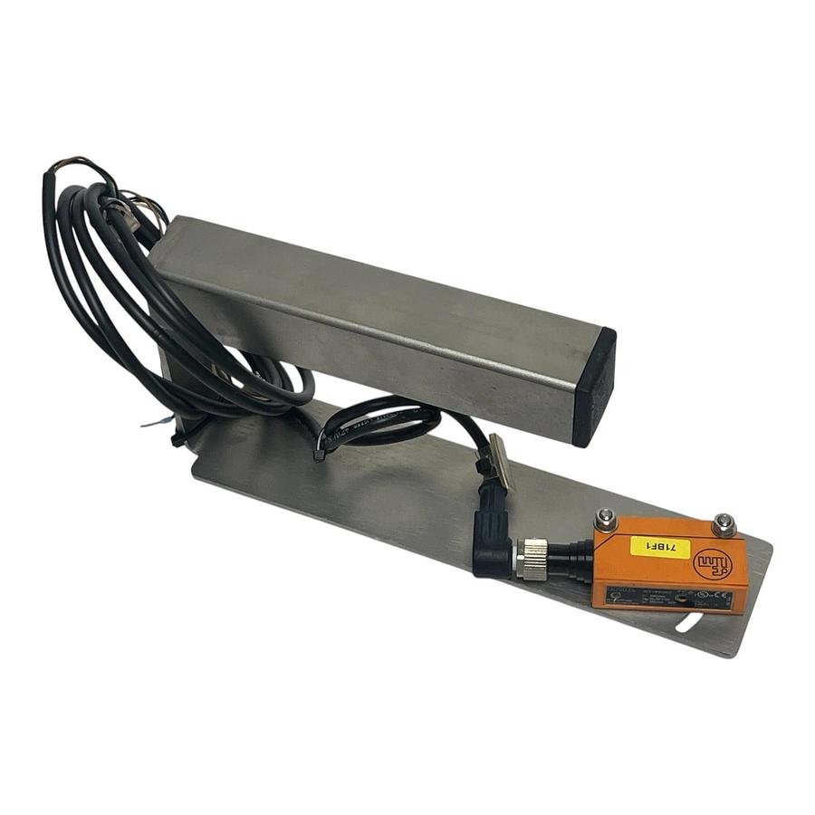 Used IFM EFECTOR OU5034 SENSOR W/ STAINLESS BRACKET 14CM RULER & 8FT LEAD WIRE