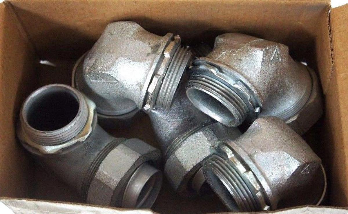 Used BOX OF 5 NEW EGS APPLETON ST-90125 1-1/4 90DEG CONNECTORS