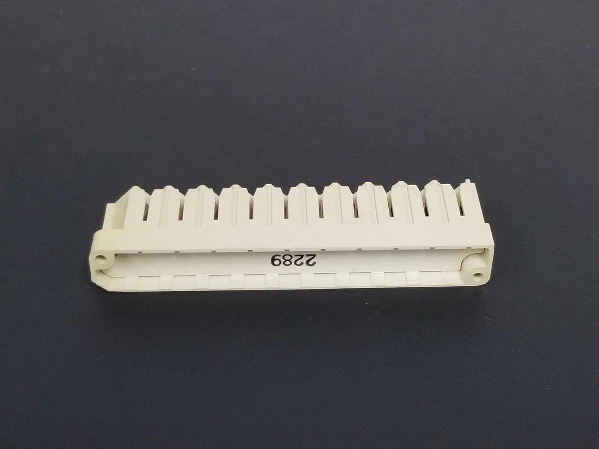 Used MODICON MA-8202-002 TERMINAL BLOCK 10A, 300V, MA8202002