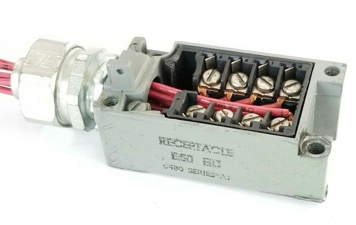 Used CUTLER HAMMER E50-BD LIMIT SWITCH RECEPTACLE SER. A1 W/ GAS / OIL CABLE 600V