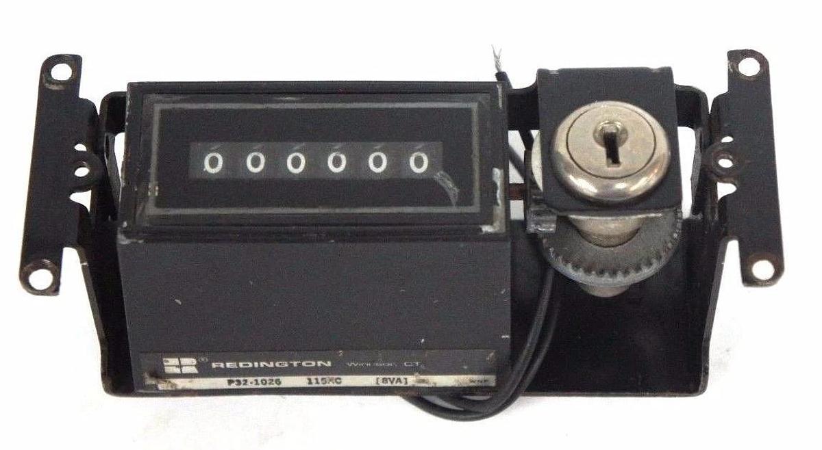 Used REDINGTON P32-1026 115VAC 8VA ELECTRONIC COUNTER PANEL MOUNT 6 FIGURE