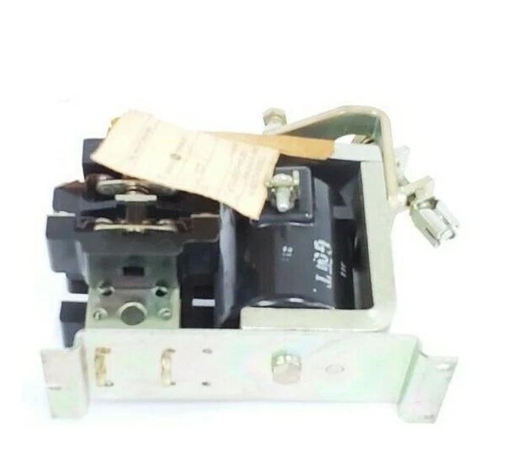 Used GENERAL ELECTRIC IC2820-A100BB3H RELAY 600V MAX. 10A