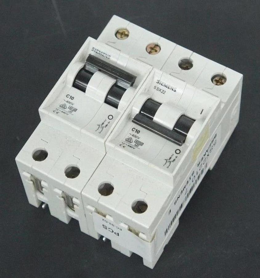 Used LOT OF 2 SIEMENS 5SX22-C10 CIRCUIT BREAKERS 480VAC MAX, 5SX22C10