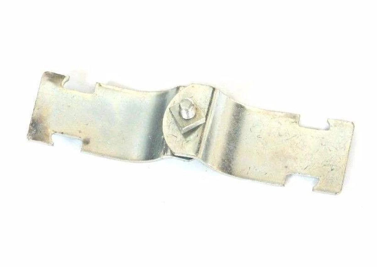 LOT OF 4 NEW B-LINE B2004 PIPE STRUT CLAMPS 1-1/4"