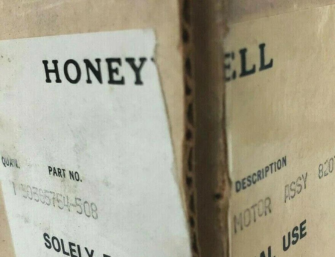 Used HONEYWELL 30365754-508 SERVO MOTOR ASSEMBLY 8207 P/N 365754-8 120/10V 11.5W