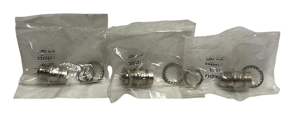 Used 3 AMP INC 228284-1 / 2282841 BNC CONNECTORS TWINAXIAL FEMALE SOCKET 7362179 NSFS
