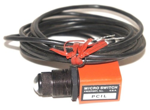 Used NEW MICRO SWITCH PC1L PHOTOELECTRIC SENSOR