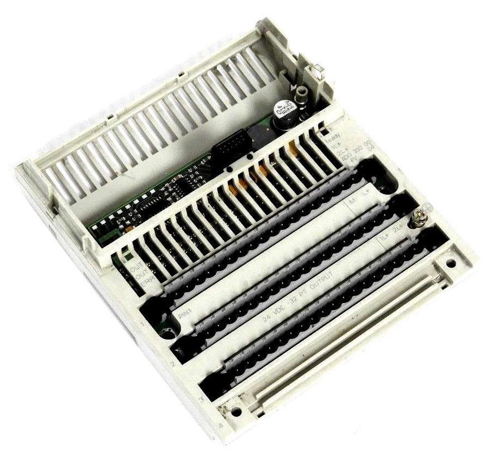 Used SCHNEIDER ELECTRIC 170ADO35000 I/O BASE 24VDC-32PT OUT, PV: 04 RI: 14