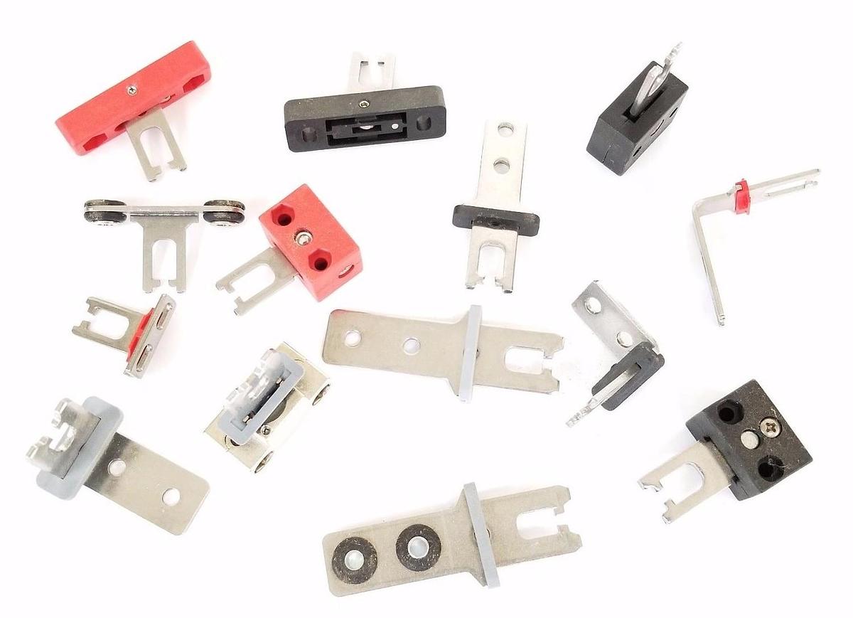 Used LOT OF MISCELLANEOUS ACTUATOR KEY HARDWARE