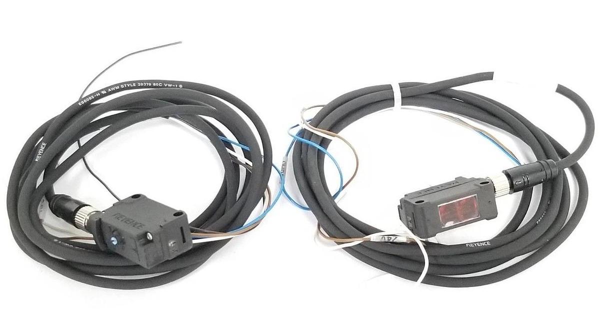 Used LOT OF 2 KEYENCE PZ-G51CT PHOTOELECTRIC TRANSMITTERS 10-30VDC