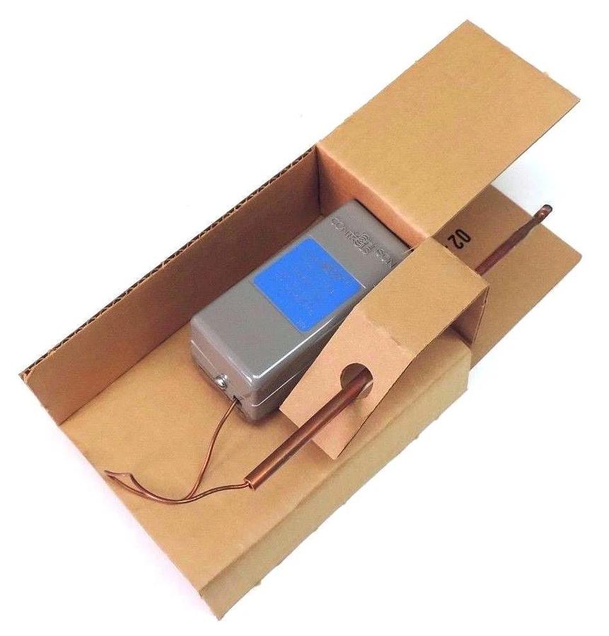 NIB JOHNSON CONTROLS T-5210-1008 TEMPERATURE TRANSMITTER 50-150 F, T52101008