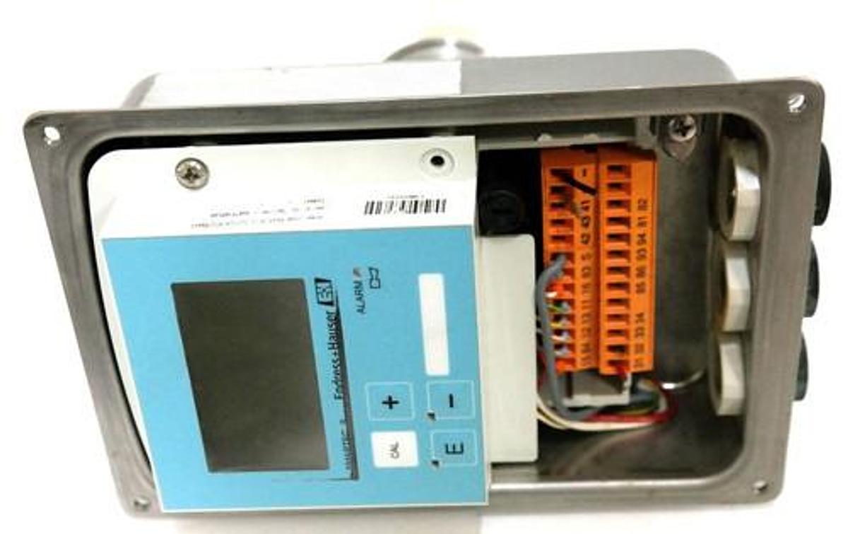 Used ENDRESS HAUSER CLD134-PCS158AA1 SMARTEC-S CONDUCTIVITY TRANSMITTER W/ SENSOR