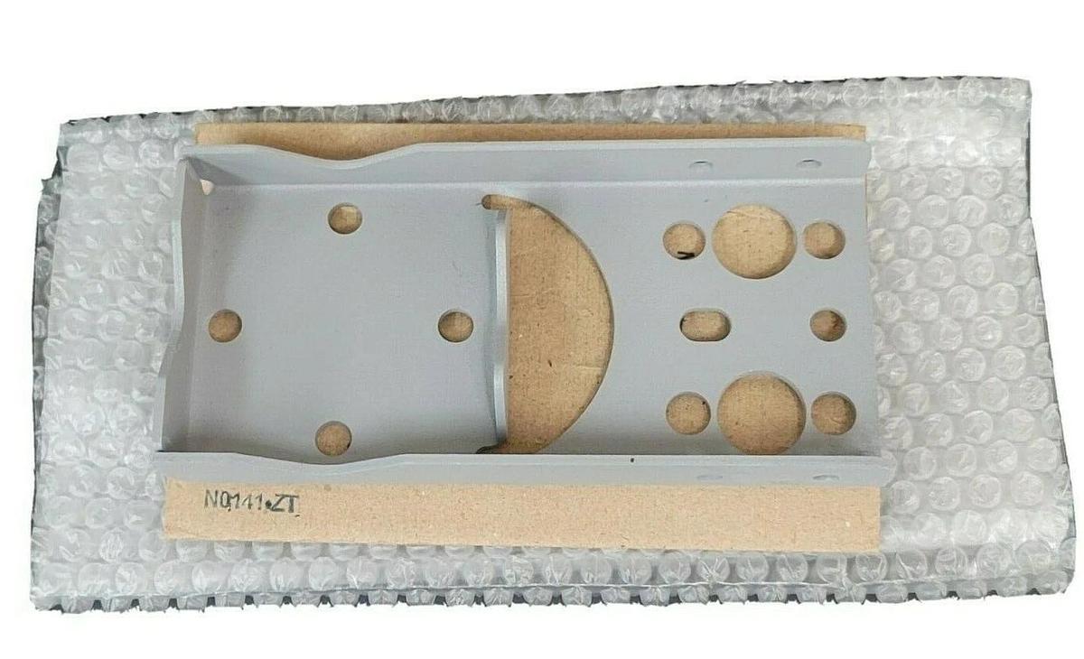 NEW INVENSYS FOXBORO N0141-ZT MOUNTING BRACKET SET. 4 SCREWS 2 NUTS U BAR