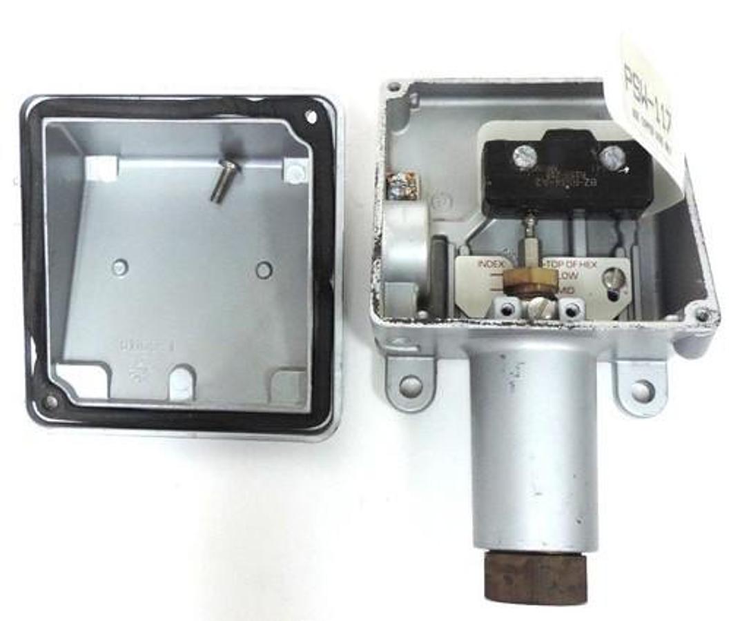 Used OMEGA PSW-117-9203 PRESSURE SWITCH TYPE PSW MODEL 117
