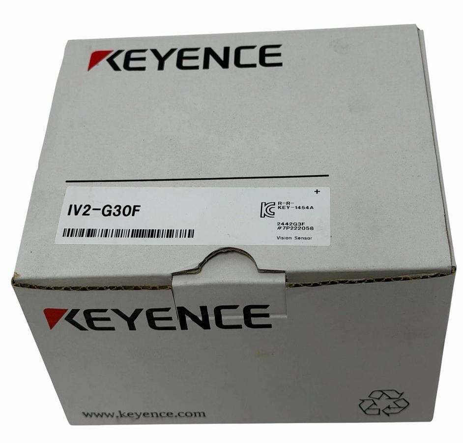 Used KEYENCE IV2-G30F VISION SENSOR AMPLIFIER 24 VDC IV2G30F 24V 1.8A NSMP
