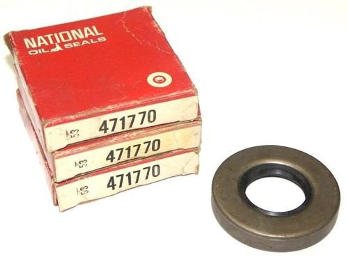 Used LOT OF 3 NEW NATIONAL 471770 OIL SEALS