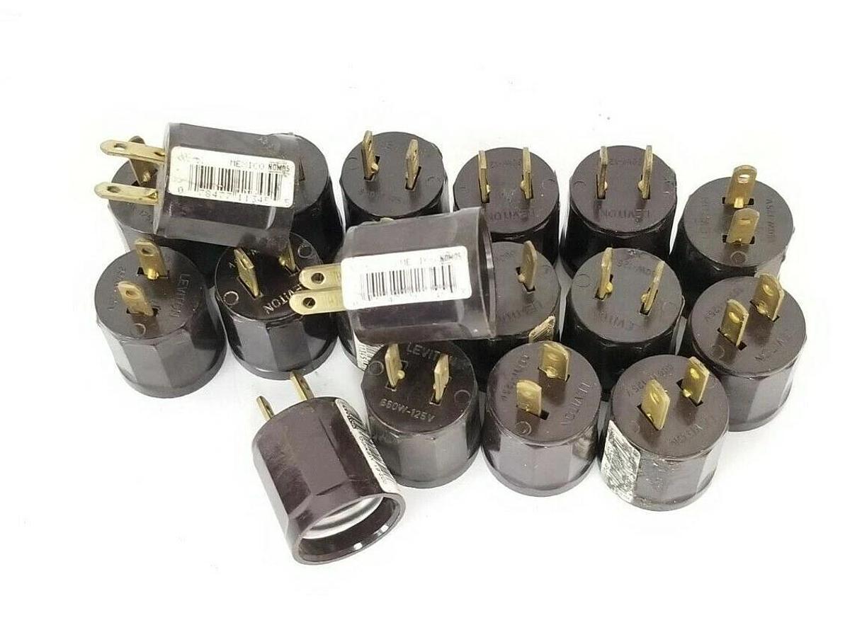 Used LOT OF 18 LEVITON 002-61 SOCKET / OUTLET PLUG-IN ADAPTERS 002-00061 002/630-61