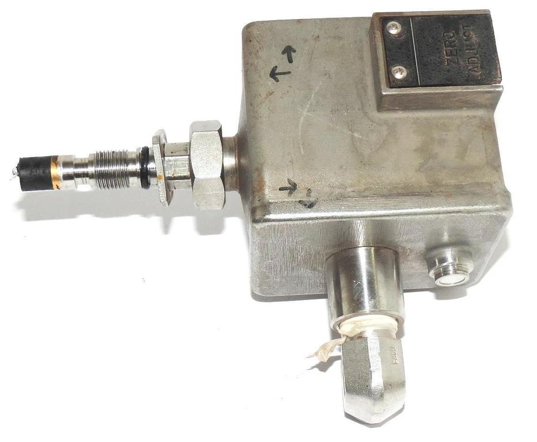 Used FOXBORO 821GH-ISCM2 ELECTRONIC TRANSMITTER W/ D0139GLCM/821GH, D0139GL