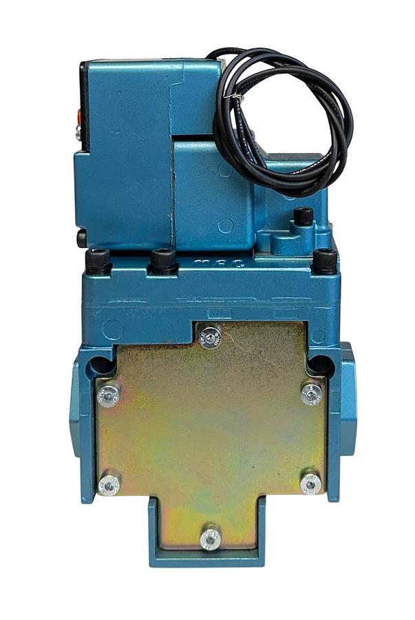 Used MAC VALVES 57D-43-616AA / 57D43616AA SOLENOID VALVE 24VDC COIL 8.5W 150PSI NSMP