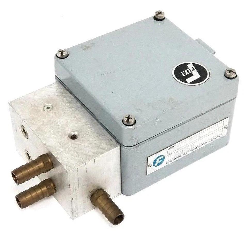 Used FIFE GMBH 536178-001 JUNCTION CONTROL BOX R-DEA1.012 , LS-534-003