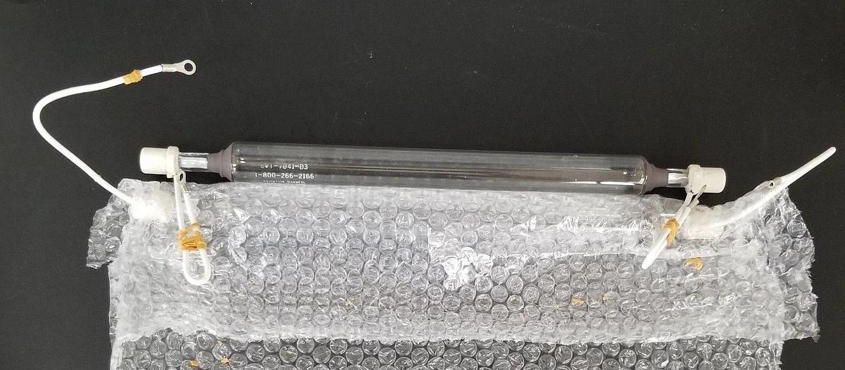 LOT OF 2 NEW UV TECH UVT-7841-B3 QUARTZ LAMPS 483339-40, UVT7841B3