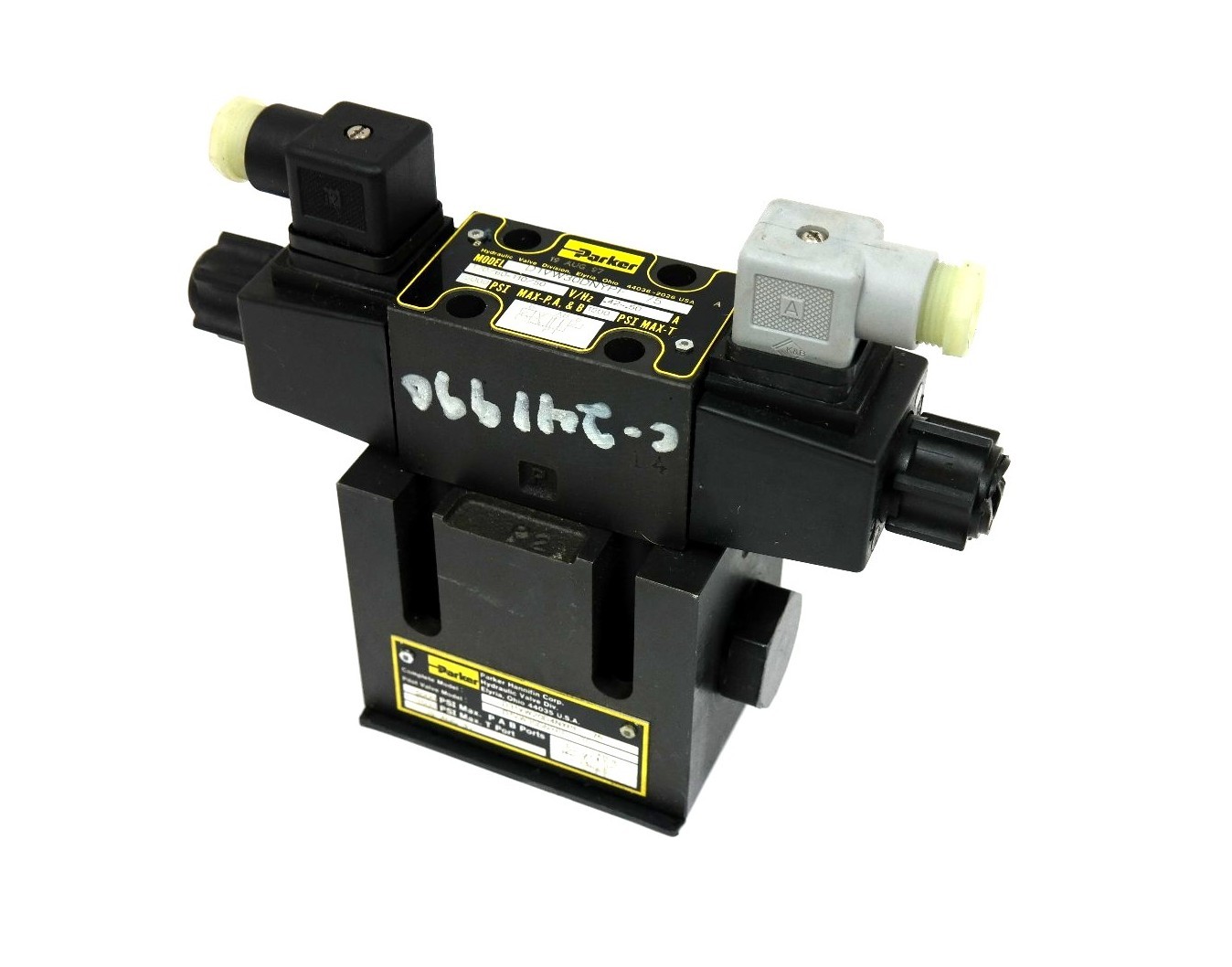 Used NEW PARKER D31VW20D4NYPF 75 DIRECTIONAL VALVE PILOT VALVE D1VW30DNYPF 75