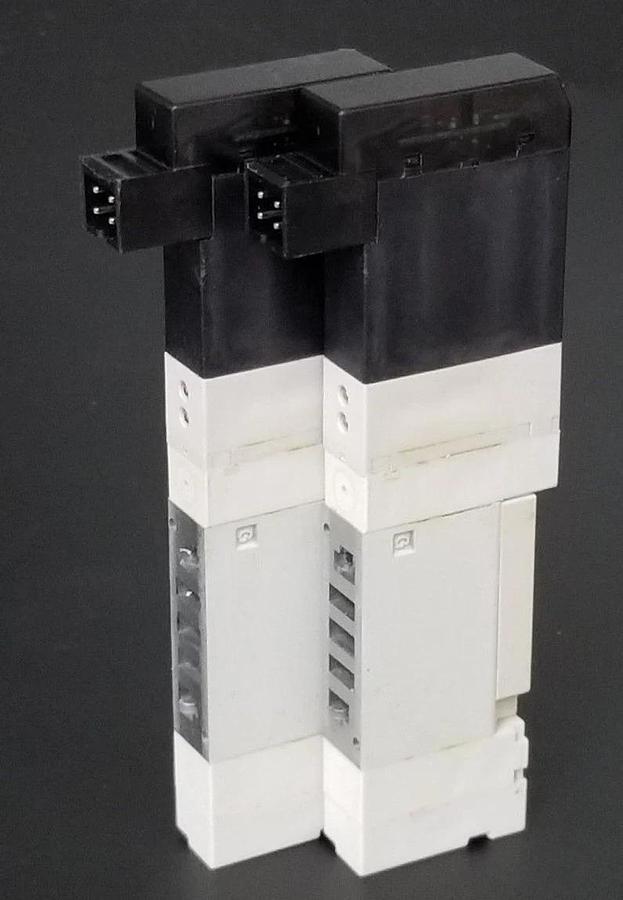 Used LOT OF 2 KOGANEI F10T2-CPL3 SOLENOID VALVES 24VDC, 0.2~0.7MPA, F10T2CPL3DC24V