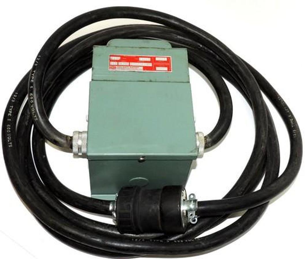 Used HEVI DUTY ELECTRIC CO 1124064 TRANSFORMER WITH HUBBELL TWIST LOCK