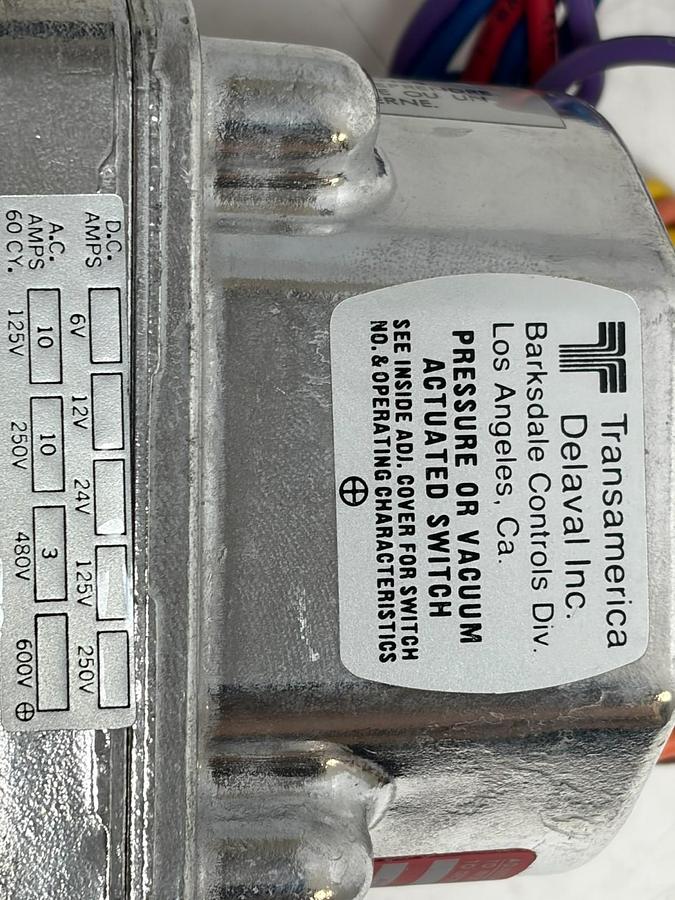 Used Barksdale DeLaval D2H-H18SS Dual Pressure Switch .4-18 PSI 60 PSI Boxed New
