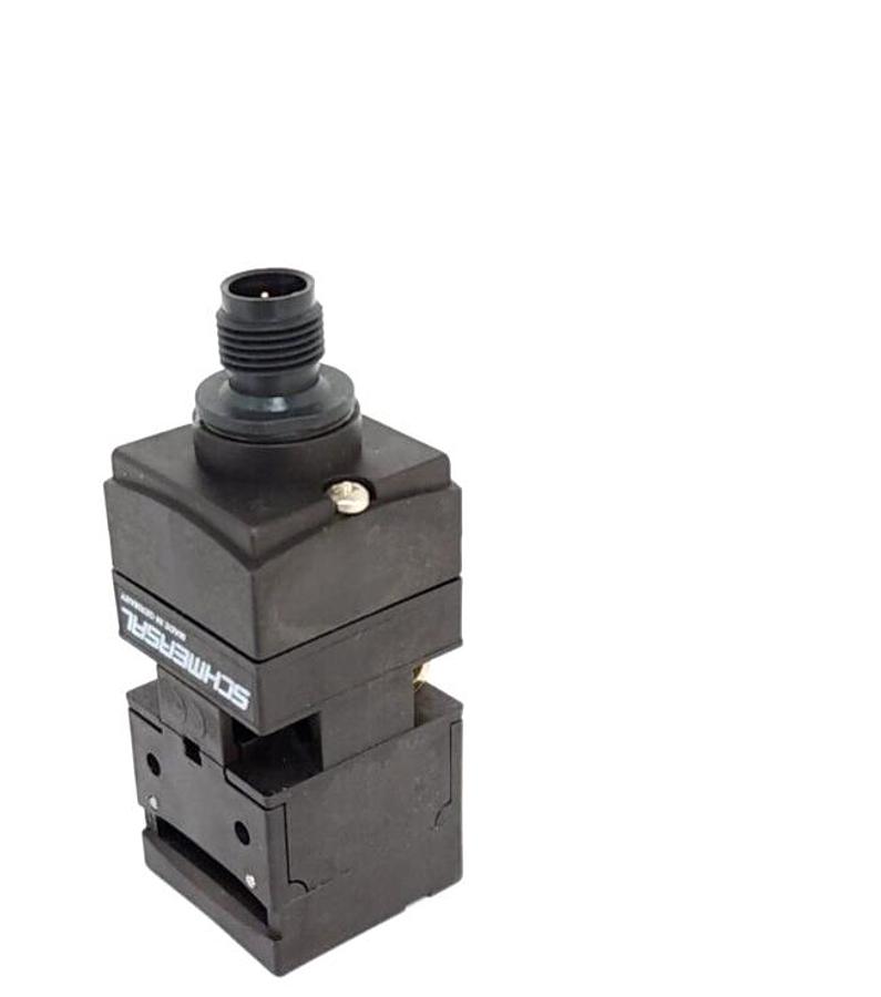 Used NEW SCHMERSAL AZ 17-02ZRK-ST SAFETY SWITCH W/ AZ 17/170-B1 KEY