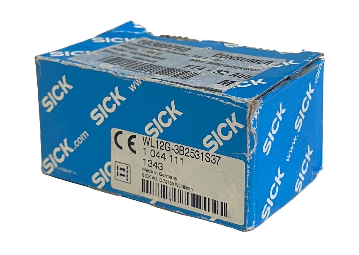 Used NEW SICK WL12G-3B2531S37 / 1044111 SENSICK WL12G-3 PHOTOELECTRIC SENSOR 2M NSMP
