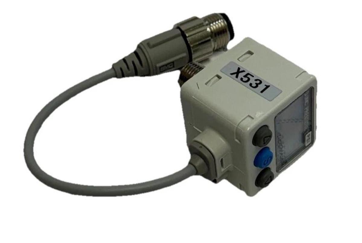 NEW SMC ISE40A-N01-Y-P-X53 PRESSURE SWITCH 12~24 VDC ISE40AN01YPX53