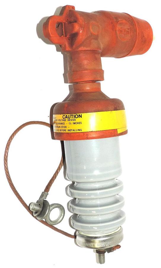 Used OHIO BRASS THOREX 2Q 81, 212202 ARRESTER DA-III RATING 6 KV. GAP 3/8"