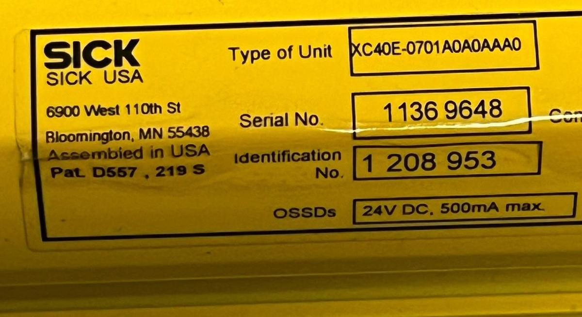 Used SICK XC40P-0701A0A0AAA0 C4000 Select Safety Light Curtain Pair 1052745 750/14mm