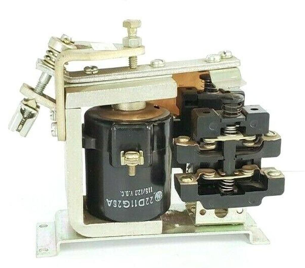 Used GENERAL ELECTRIC IC2820-A100BB3H RELAY 600V MAX. 10A