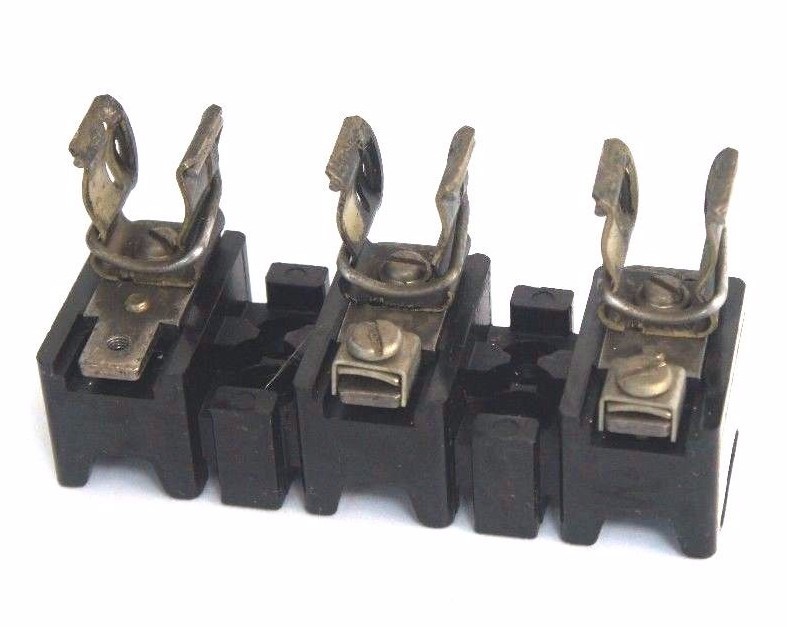 Used ALLEN BRADLEY X-401978 FUSE BLOCK 30AMP, 600 VOLT MAX, X401978