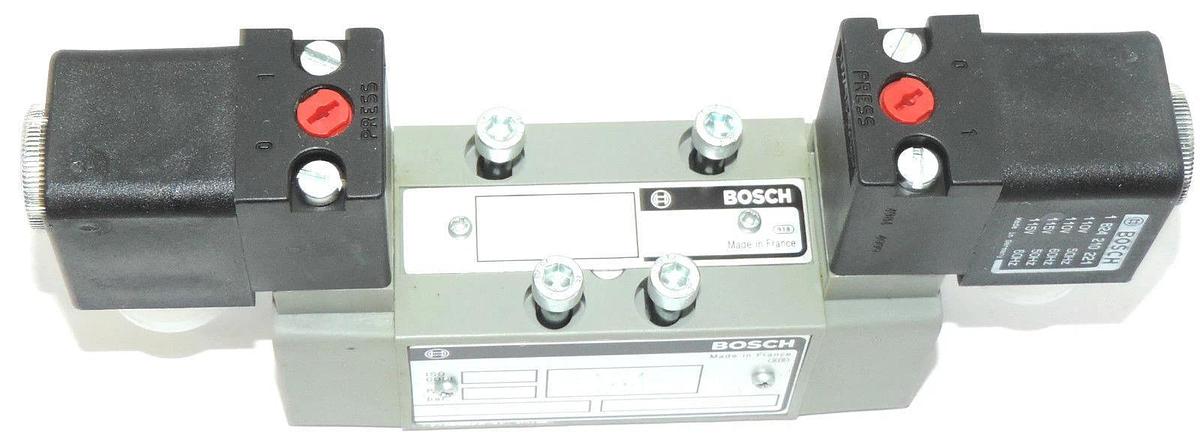 Used NEW BOSCH 0820024504 DIRECTIONAL CONTROL VALVE 0 820 024 504, 1824210221 COILS