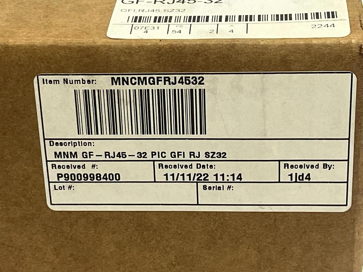 Mencom GF-RJ45-32 Panel Interface Connector GFCI Duplex & RJ45 Size 32 - New