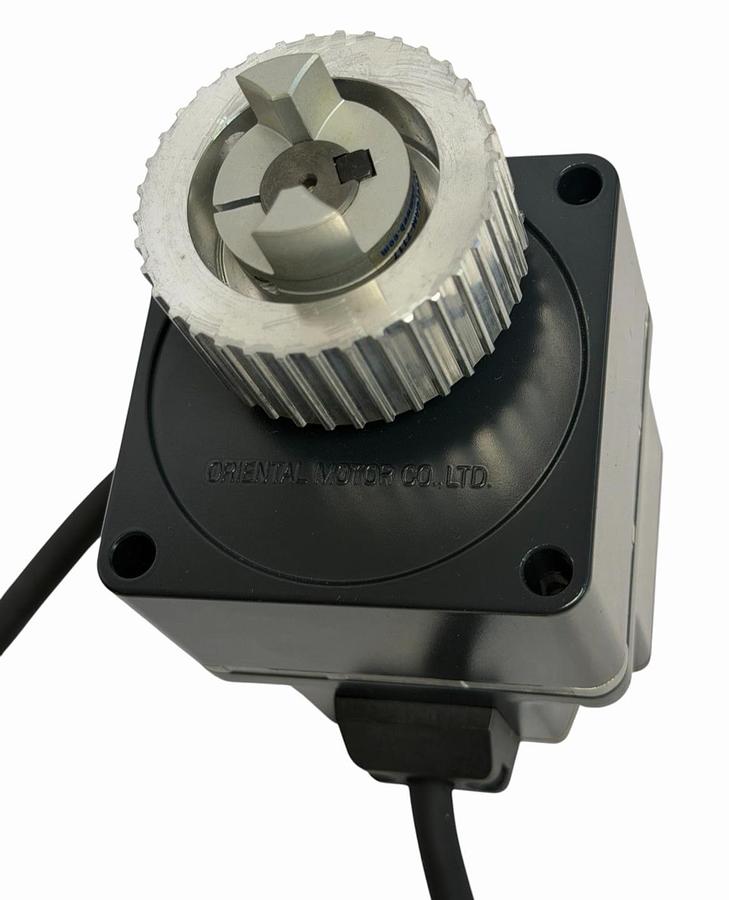 Used NEW ORIENTAL MOTOR CO. VEXTA AXHM450KC-GFH BRUSHLESS MOTOR GFH4G50 GEAR HEAD