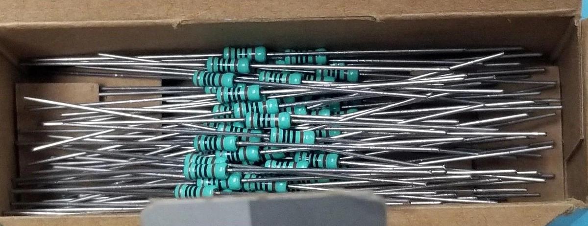 Used BOX OF 100 PHILIPS SFR55D RESISTORS 1% 100R0