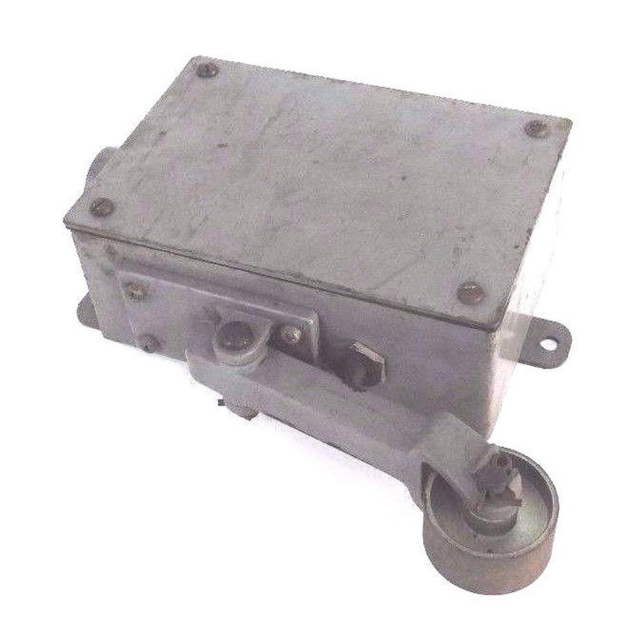 Used NEW REES 04065-100 UNIVERSAL LIMIT SWITCH RIGHT HAND, TRIP FORCE: 12 LBS