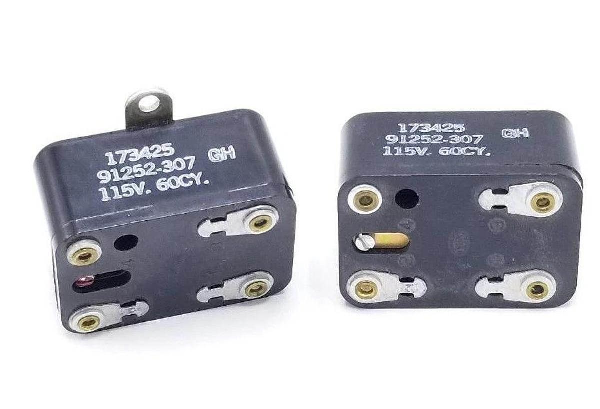 Used LOT OF 2 RBM 173425 RELAYS 115V, 60CY, 91252-307