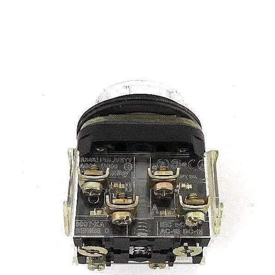 Used ALLEN BRADLEY 800T-A PUSHBUTTON 800TA SER. T W/ 800T-XA SER. D CONTACT BLOCKS