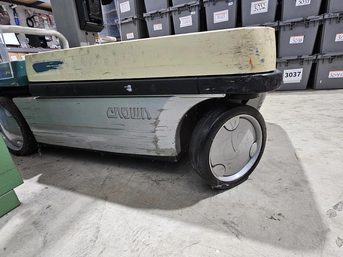 Crown WAV50-84 Wave Work Assist Vehicle Order Picker Electric Lift Truck 84"