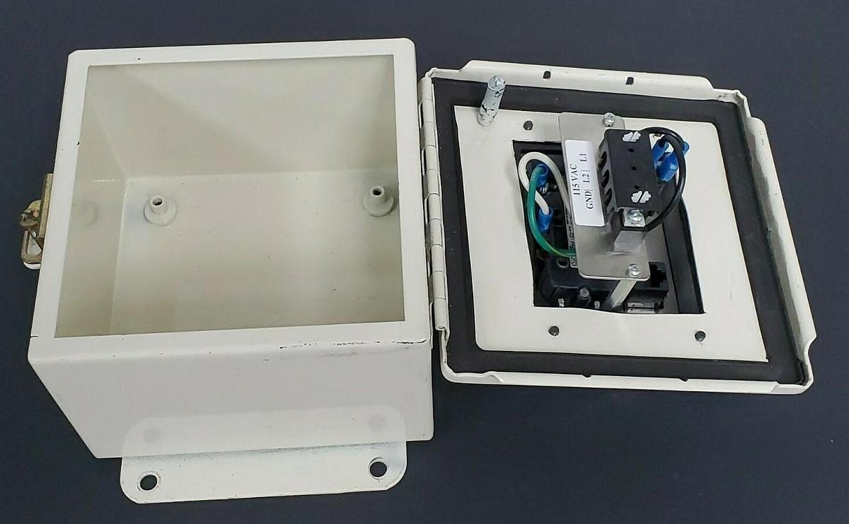 Used MENCOM CORP NEMA TYPE 4 PROGRAMMING PORT W/ 6''x6''x4'' IN. ENCLOSURE