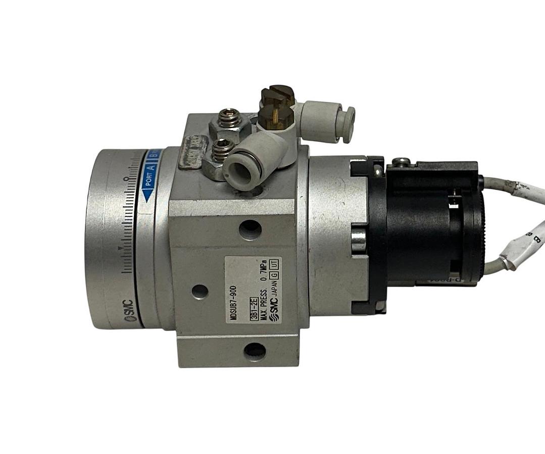 Used SMC MDSUB7-90D / MDSUB790D MSU ROTARY ACTUATOR W/ ACTUATOR D-R801 SWITCHES USNP