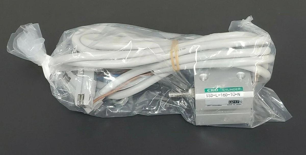 Used NEW CKD SSD-L-16D-10-N SUPER COMPACT CYLINDER SSDL16D10T2YVDN W/ T2YV SWITCHES