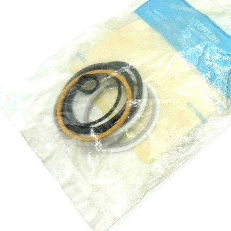 Used LOT OF 2 NEW REXROTH P107395 SEAL KITS
