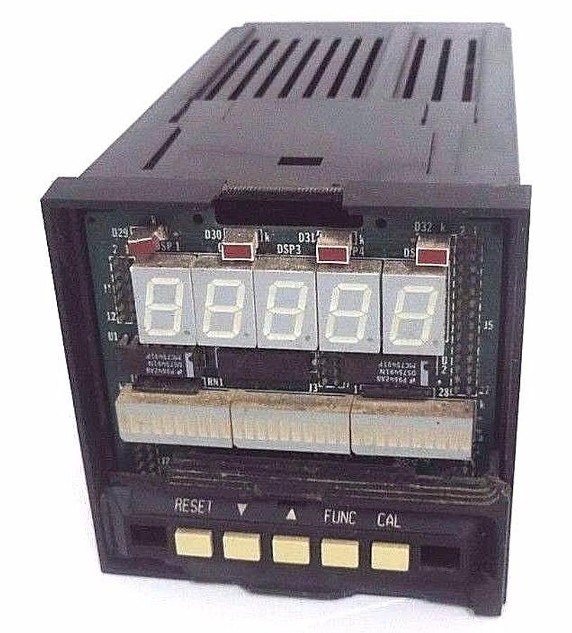 Used DYNISCO UPR690 PRESSURE INDICATOR/TRANSMITTER